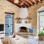 Avgoustis Villa *