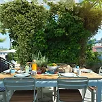 Avgoustis Villa *