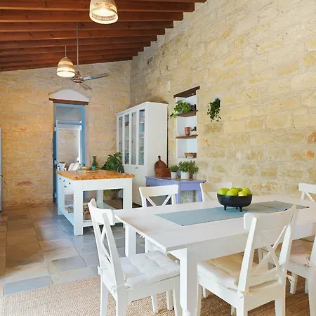 Avgoustis Villa Pachna