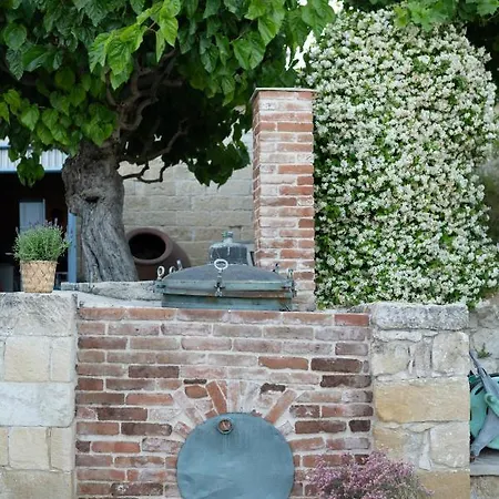 Avgoustis *